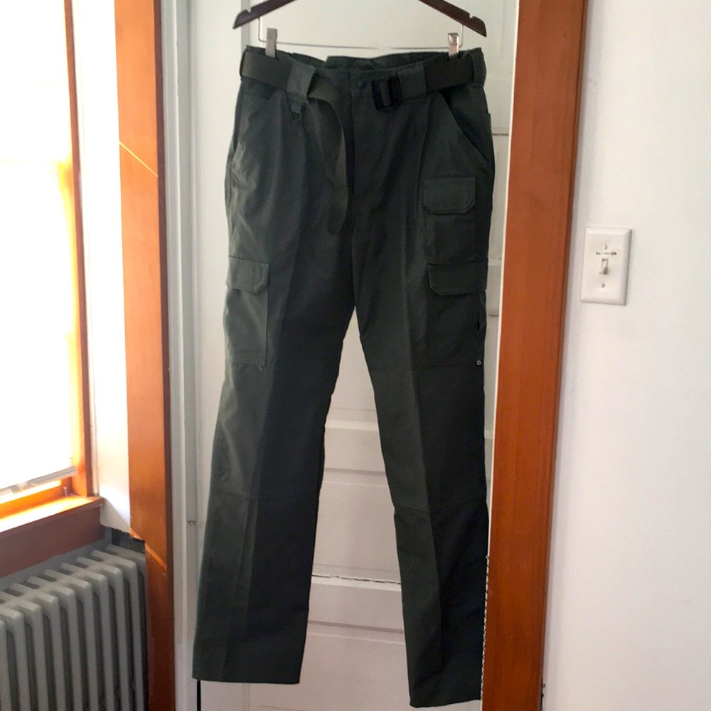 Propper tactical never worn, size 12, green, free belt incl,